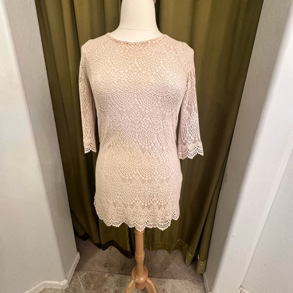 H&M Cream Lace Overlay Top